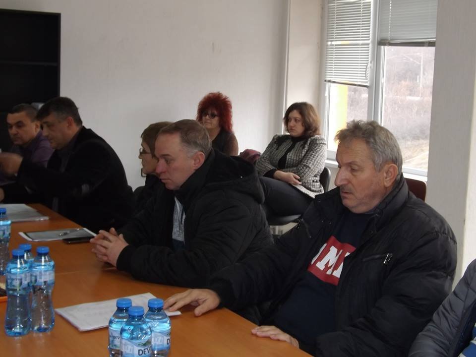 ledut-e-prichina-za-prekusvaneto-na-toka-po-defileto