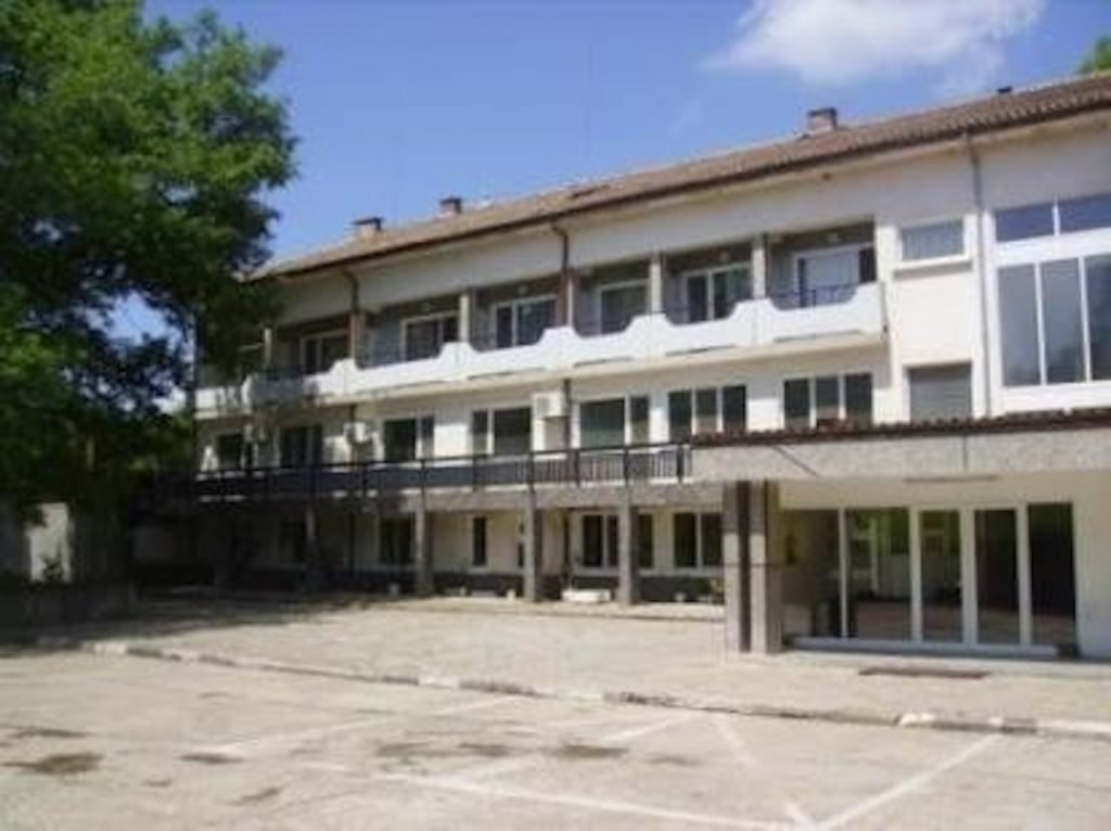 zatvornici-kriat-droga-v-prostreni-drehi