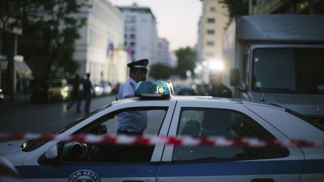 Politsai postrada ot samodelna bomba