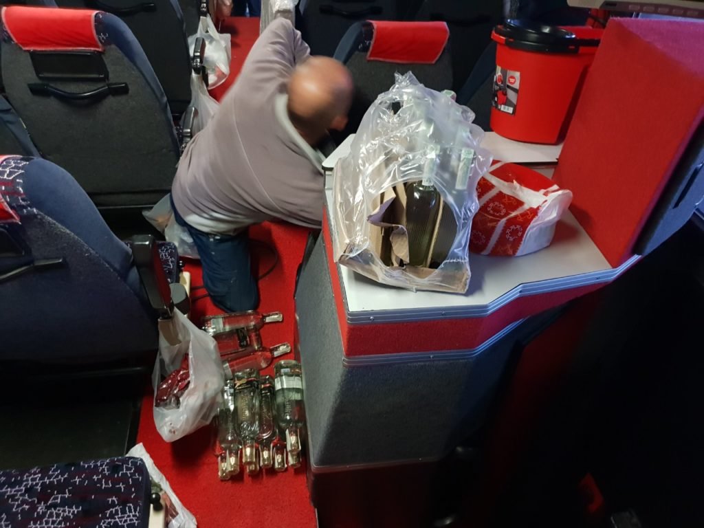 mitnichari-otkriha-nelegalna-vodka