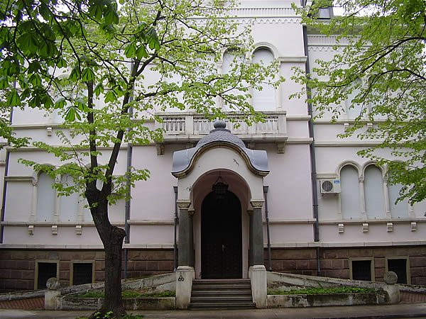 mitropolit-grigorii-razdade-koledni-bonusi-na-sveshtenoslujitelite-ot-vratchanska-eparhia