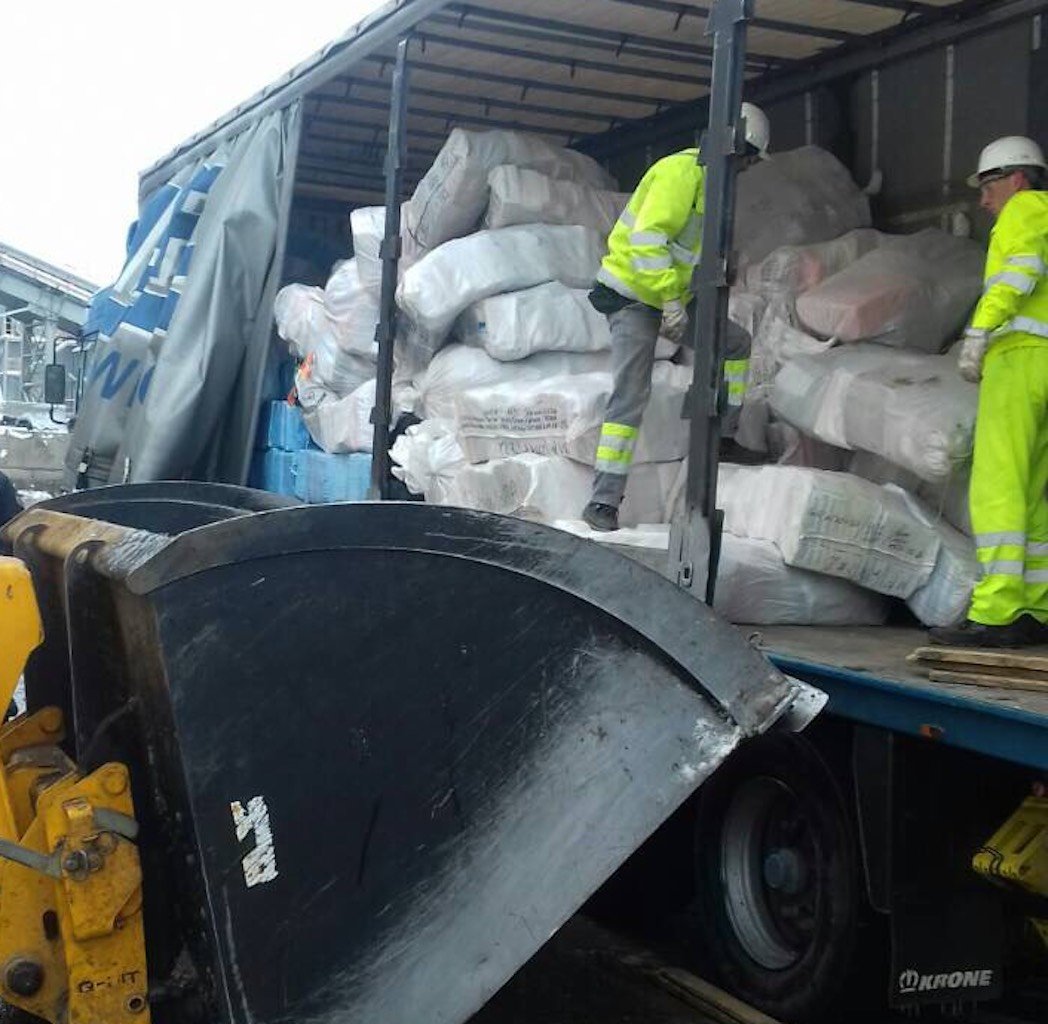 nad-25-kusa-bezakcizni-cigari-i-nad-1.5-tona-tutun-izgoryaha-v-zavoda-v-beli-izvor