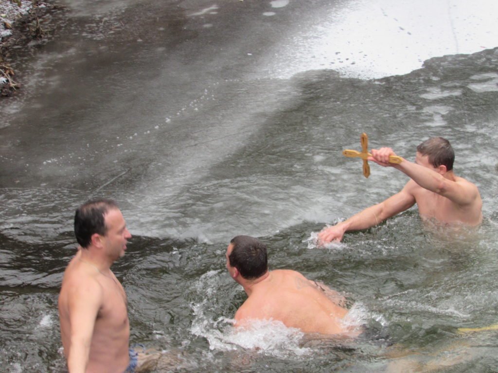 Debiutant v rituala izvadi krasta v Belogradchik