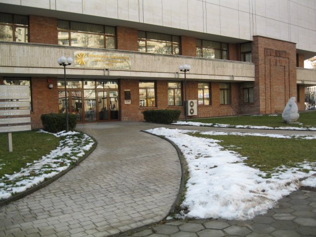 lud-kupon-bila-strelbata-po-bibliotekata-v-pleven