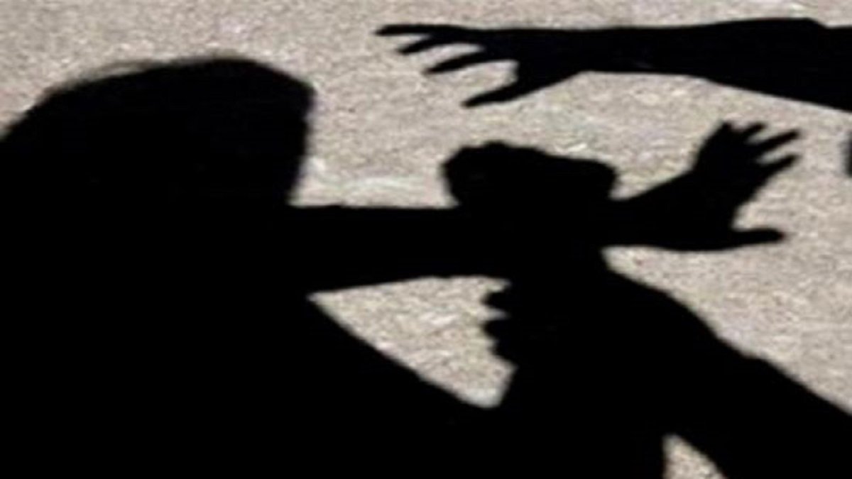 Maj rani nevrastno momiche s noj