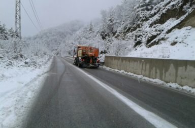 Uslojnena meteorologichna obstanovka pochti zatvori bulgarska granitsa