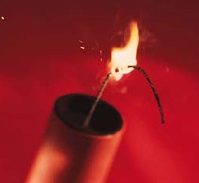 Vzrivni veshtestva kato za teroristichen akt otkriha politsai v kashta v selo Gorno Peshtene