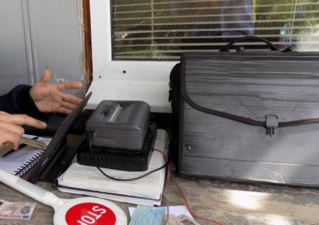 Maj opita da metne politsai