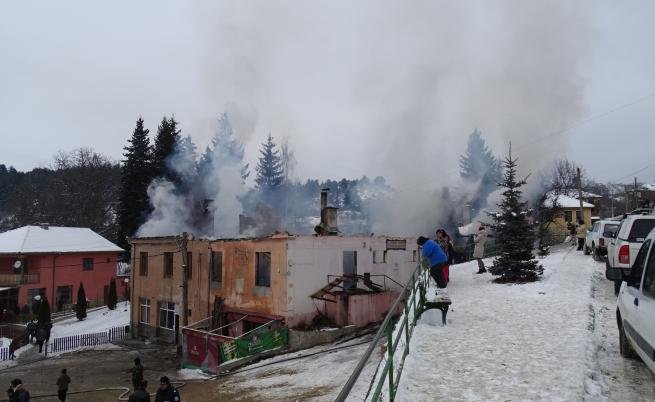 Unishtojitelen pojar izpepeli kmetstvo I chitalishte