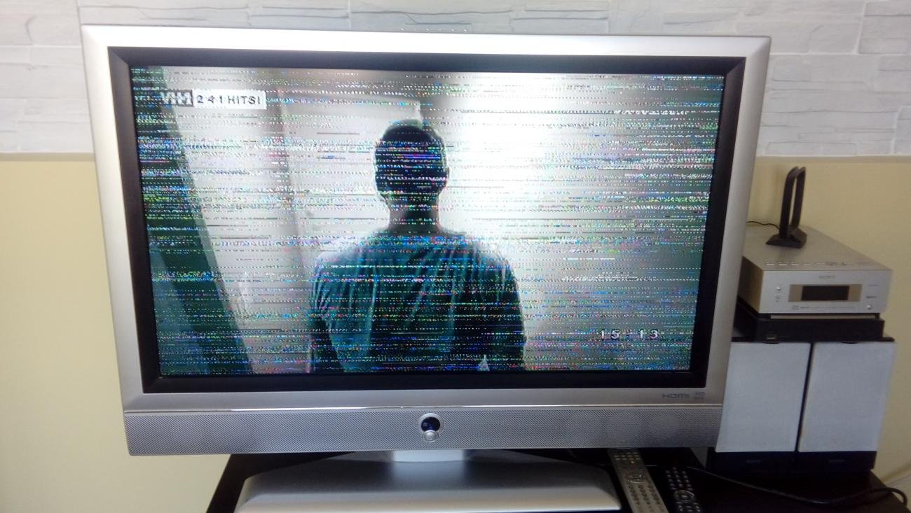 Shte davit po televiziata maj, razbil cabinet zaradi meditsinsko