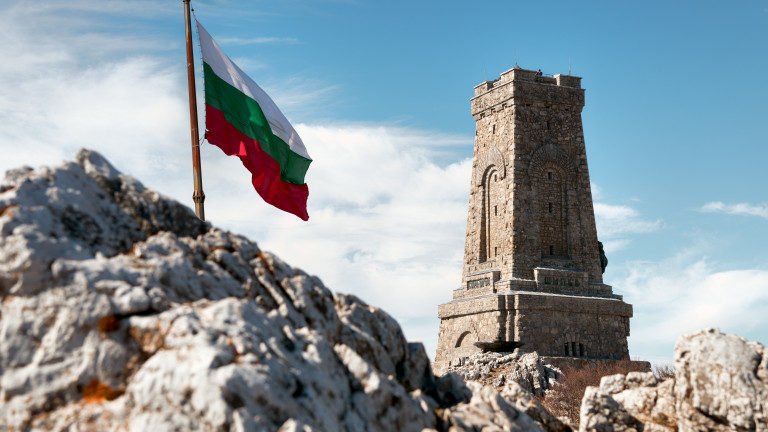 Svetat pozdraviava Bulgaria za Natsionalnia praznik