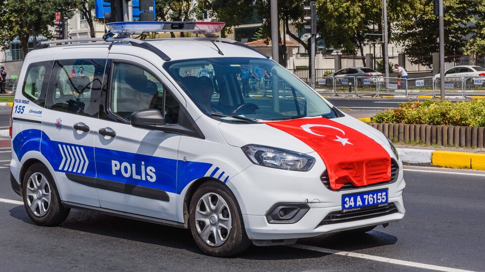 Avtobus pomete peshehodtsi