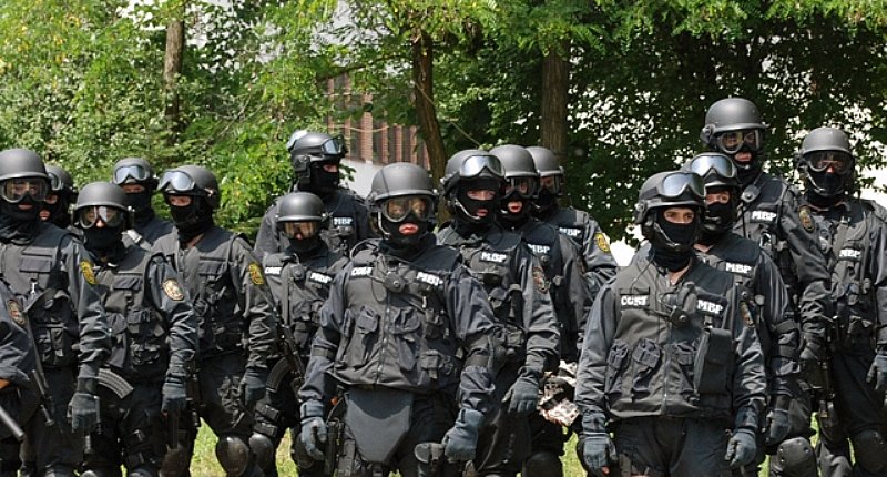 Sadat ostavi za postoianno v aresta komadosa, poskal otkup za djip