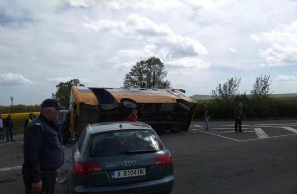 V dve katastrofi s obstestveni prevozni sredstva po chudo niama jertvi V dve katastrofi s obstestveni prevozni sredstva po chudo niama jertvi