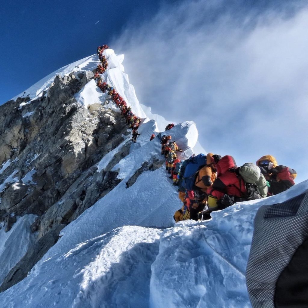 Alpinisti ginat na Everest zaradi zadrastvane