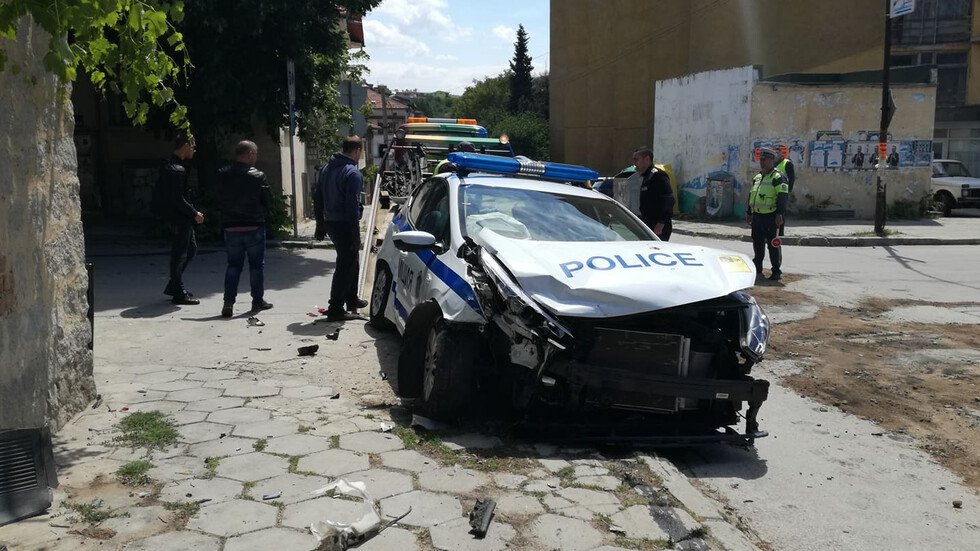 Dvama politsai postradaha pri paten intsident