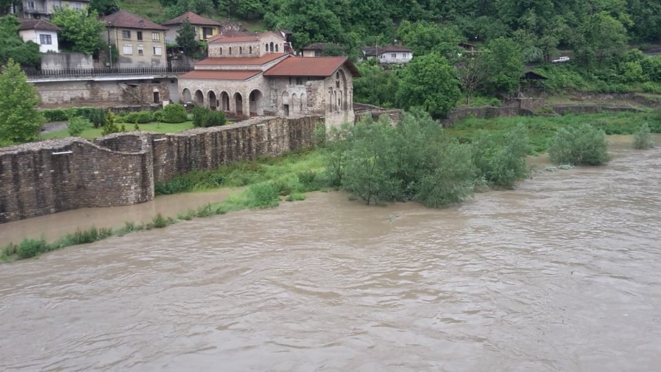 Reka Iantra obezpokoitelno vdigna nivo