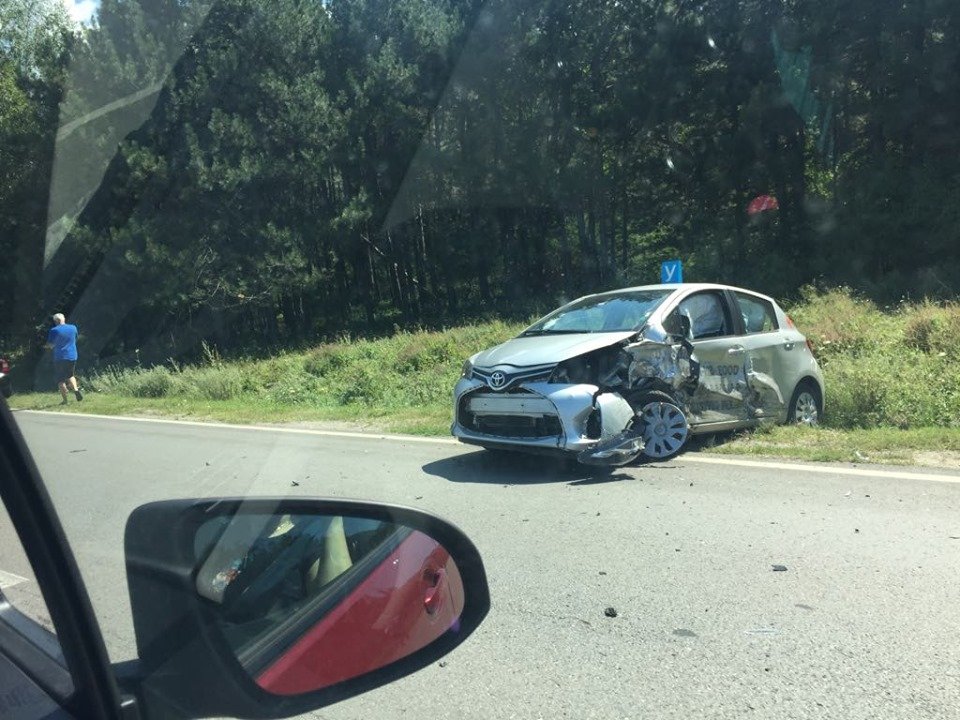 Katastrofa s ucheben avtomobil se razmina
