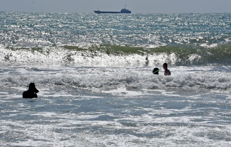 Za 4 chasa voenni vofolazi namerili tialoto na udavenoto v moreto momiche Za 4 chasa voenni vofolazi namerili tialoto na udavenoto v moreto momiche