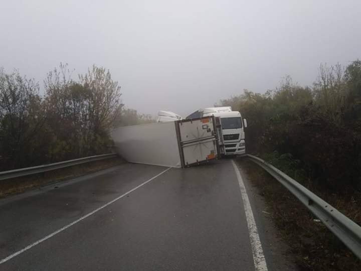 Katastrofata na E 79 e stanala pri eazminavane na TIR-ovete