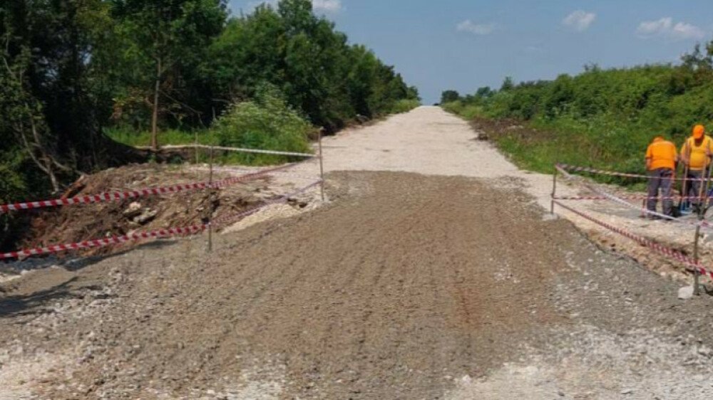 пътя черно поле